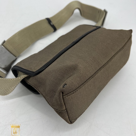 🤎SOLD🤎Gucci belt bag - Picture 9 of 14
